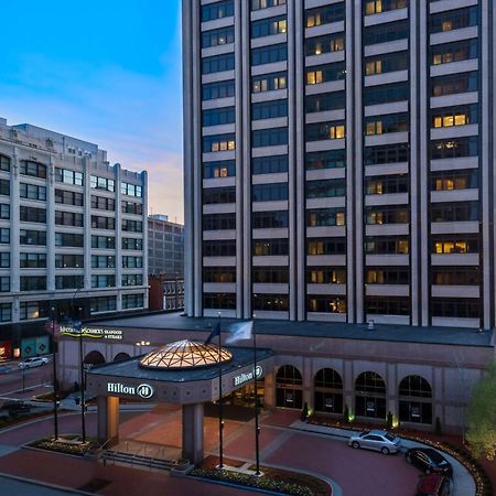 Hilton Indianapolis Hotel & Suites Exterior photo